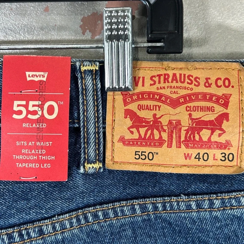 Levis 550 Relaxed Fit Tapered Leg Jeans Mens 40x30 Medium Wash Denim 00550-4886